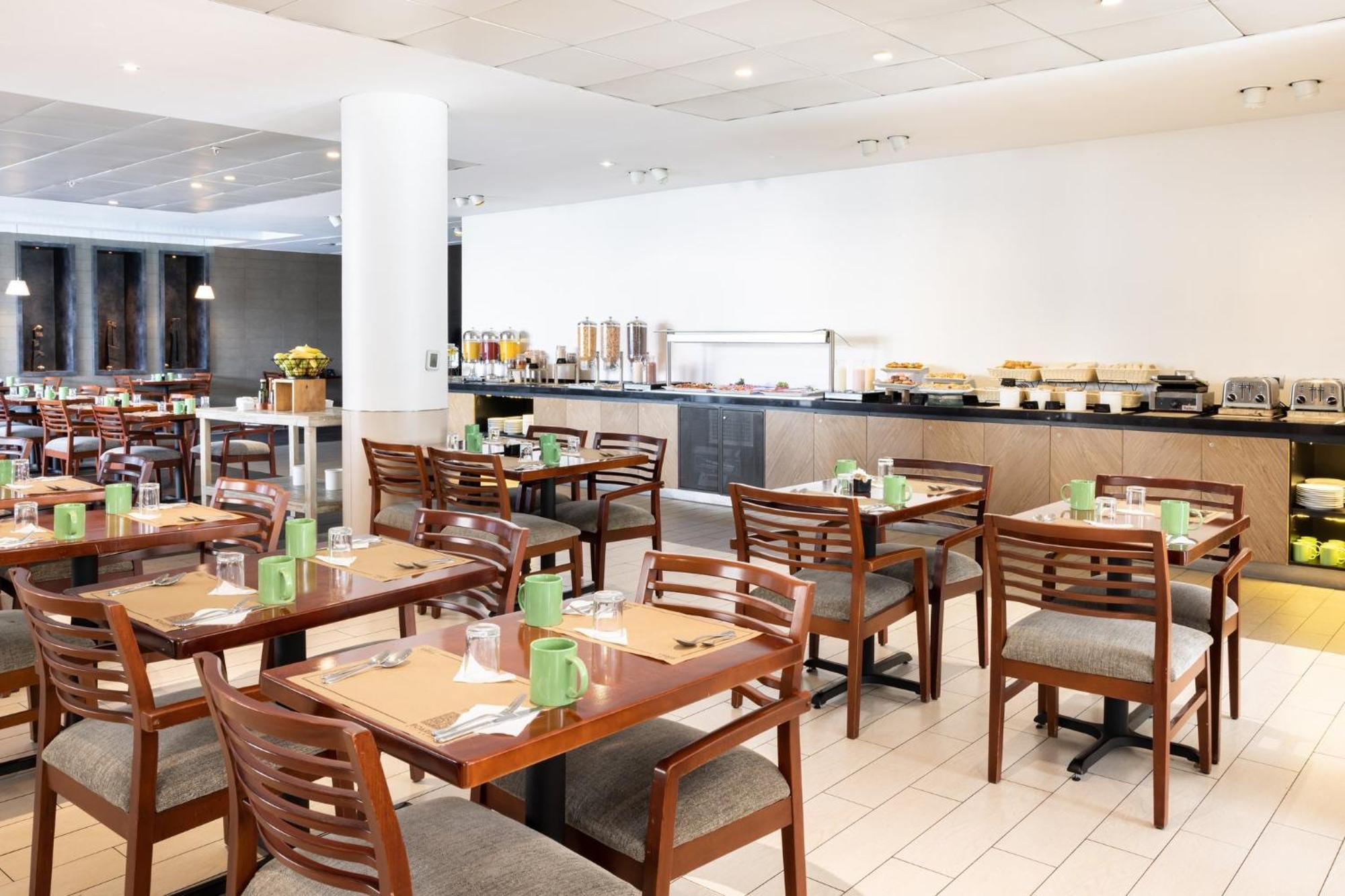 - Airport Terminal By Ihg Hotel 4*