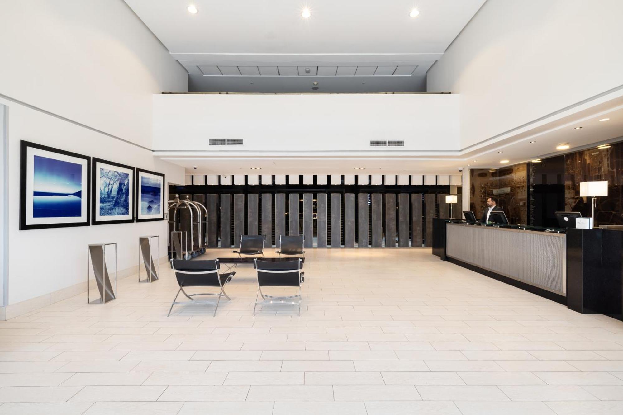 - Airport Terminal By Ihg