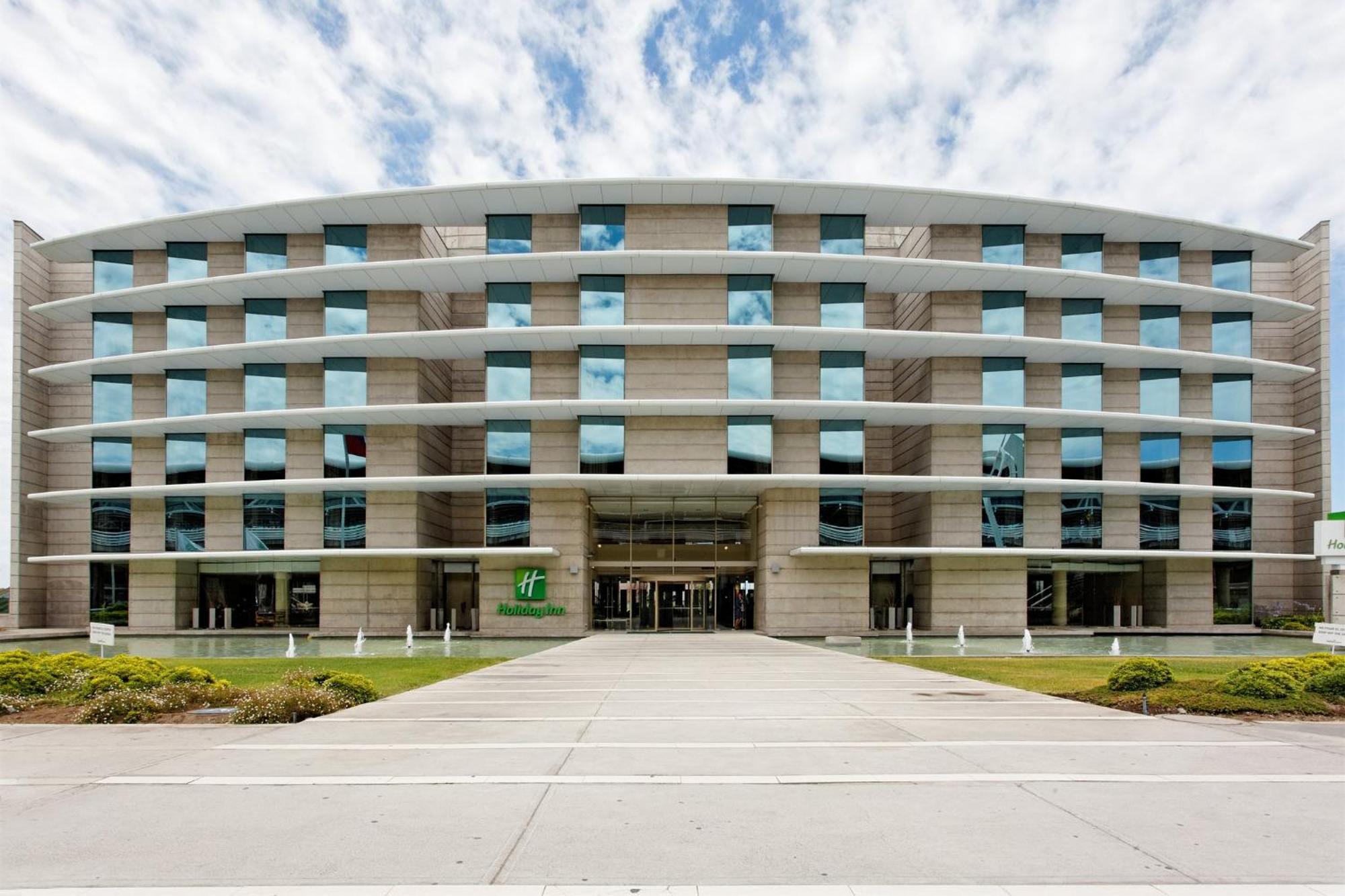 - Airport Terminal By Ihg Hotel 4*