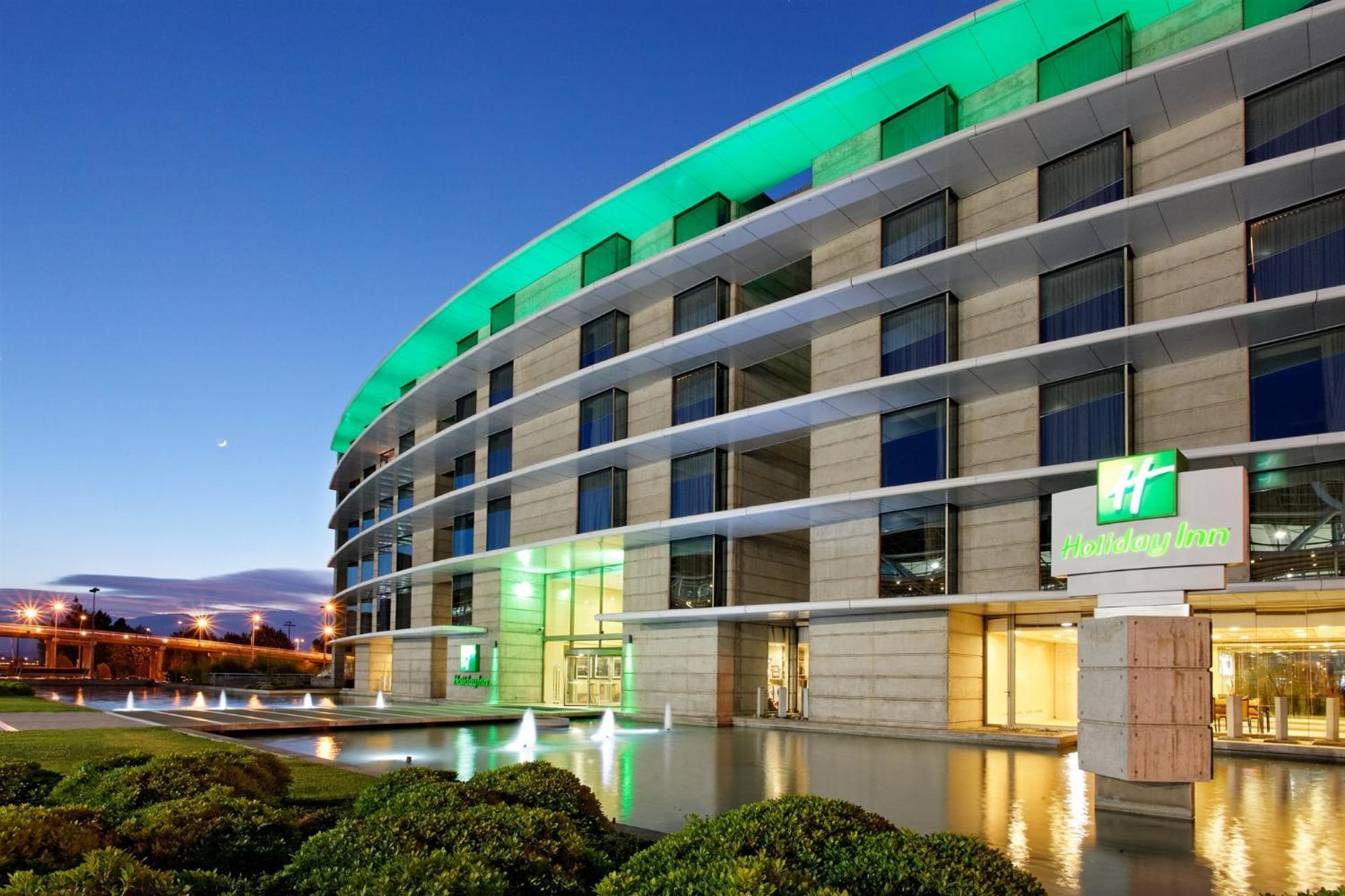 - Airport Terminal By Ihg Hotel