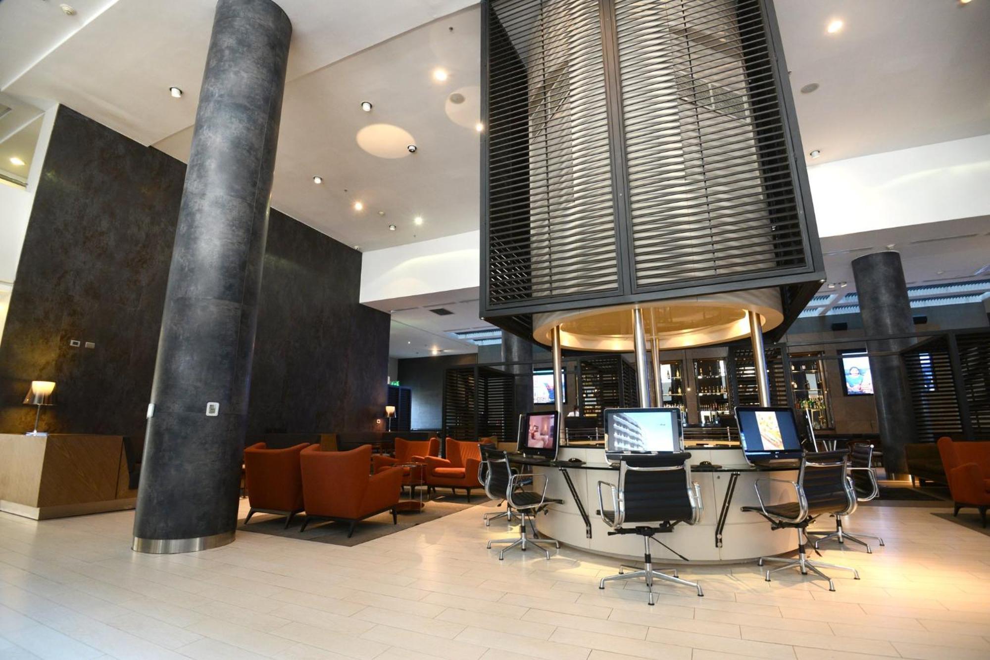 - Airport Terminal By Ihg Hotel